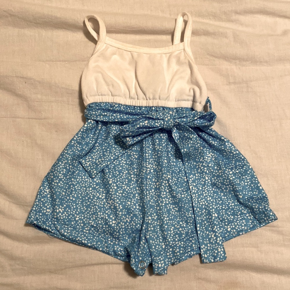 Bailey’s Blossoms Romper 6-9M (runs small)